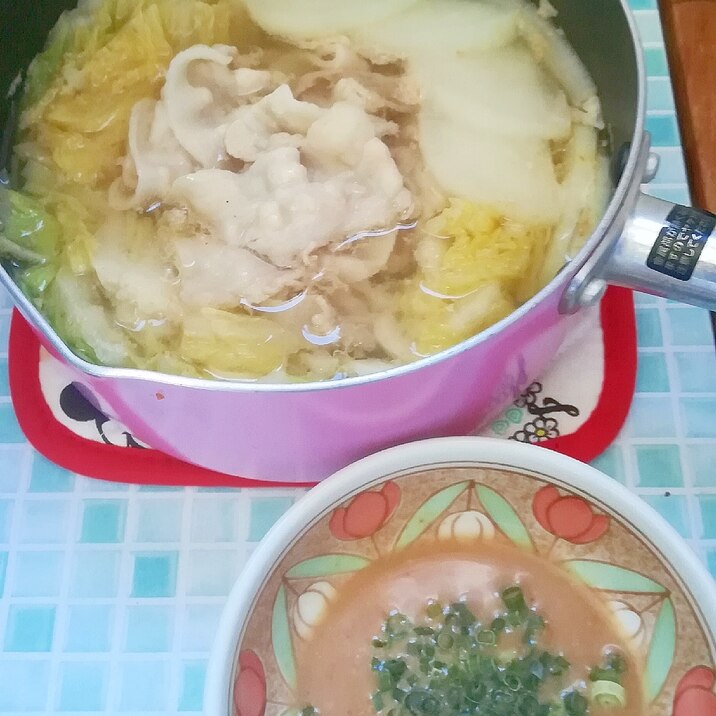大根と白菜と豚バラ薄切り肉のお鍋★ゴマダレ風味